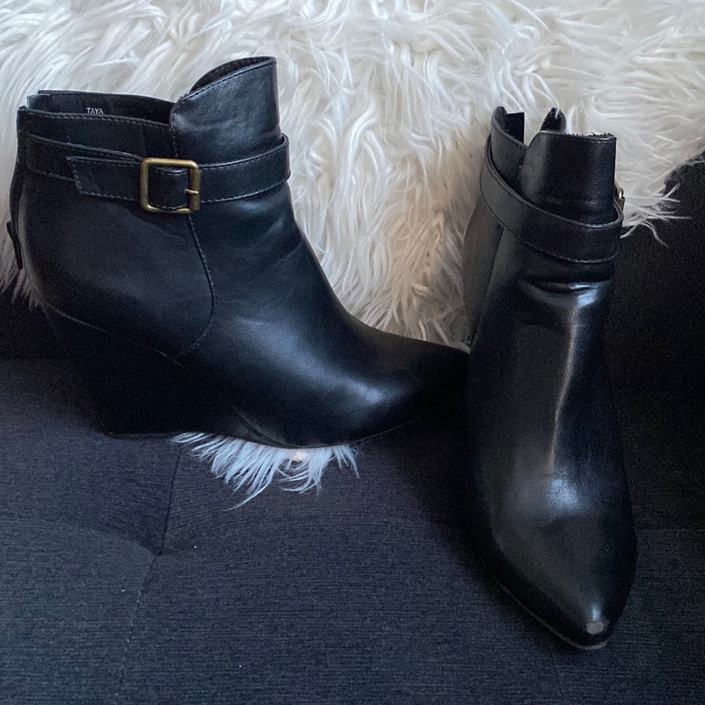 Black wedges women’s booties. Size 10. EUC. Hardly any wear. JustFab